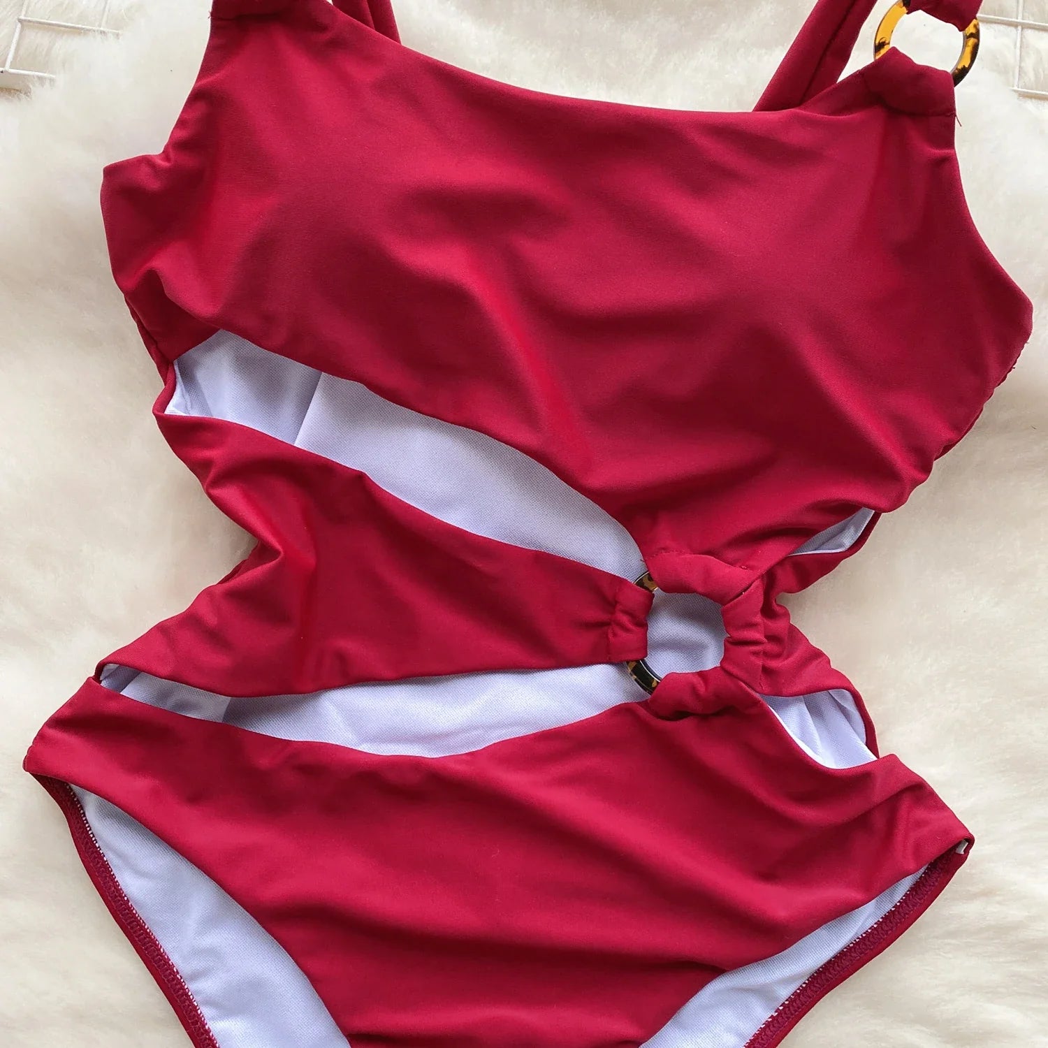 Maiô Elegância - Com Recortes e Design Irregular