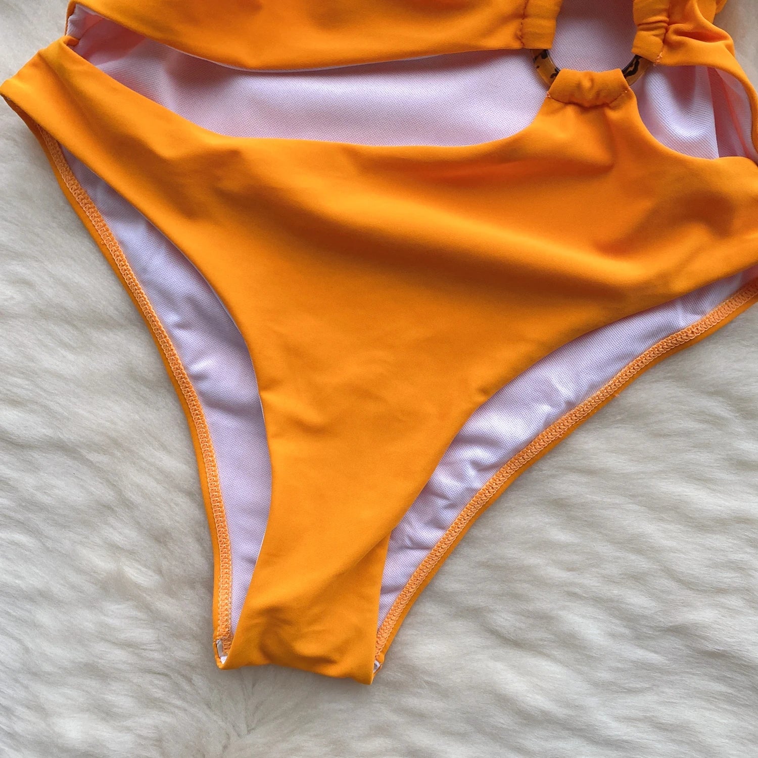 Maiô Elegância - Com Recortes e Design Irregular