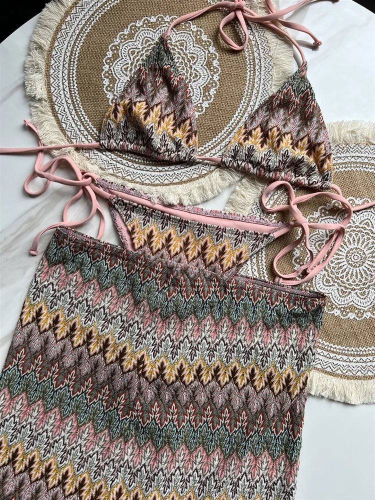 Conjunto Folhas Multicores com Saia