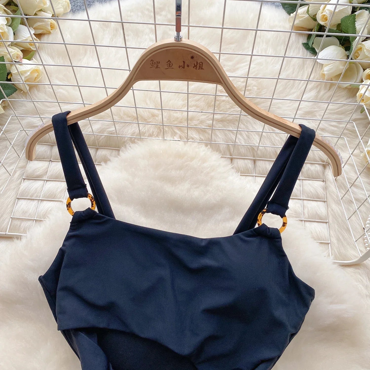 Maiô Elegância - Com Recortes e Design Irregular