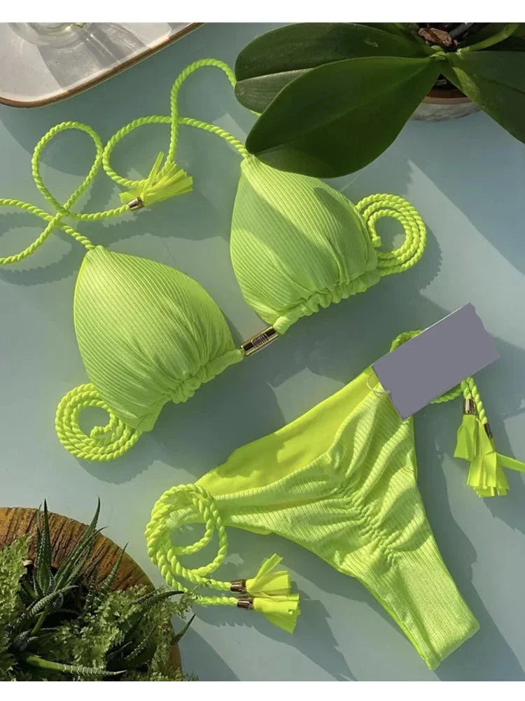 Biquíni de Cordas em Cores Vibrantes