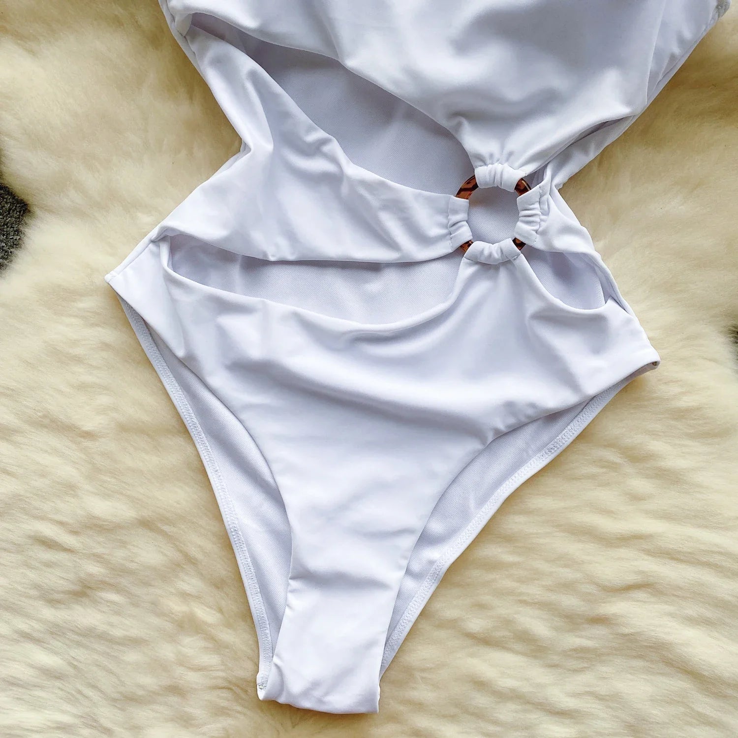 Maiô Elegância - Com Recortes e Design Irregular