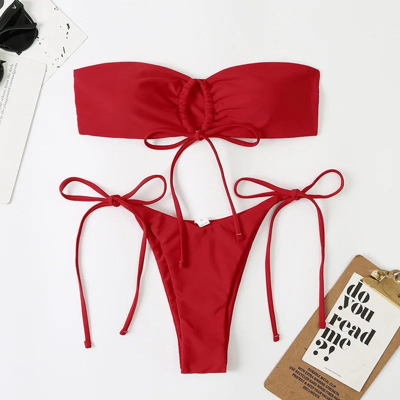 Biquíni Vintage Elegance: Conjunto Micro e Patchwork