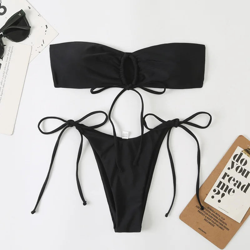 Biquíni Vintage Elegance: Conjunto Micro e Patchwork