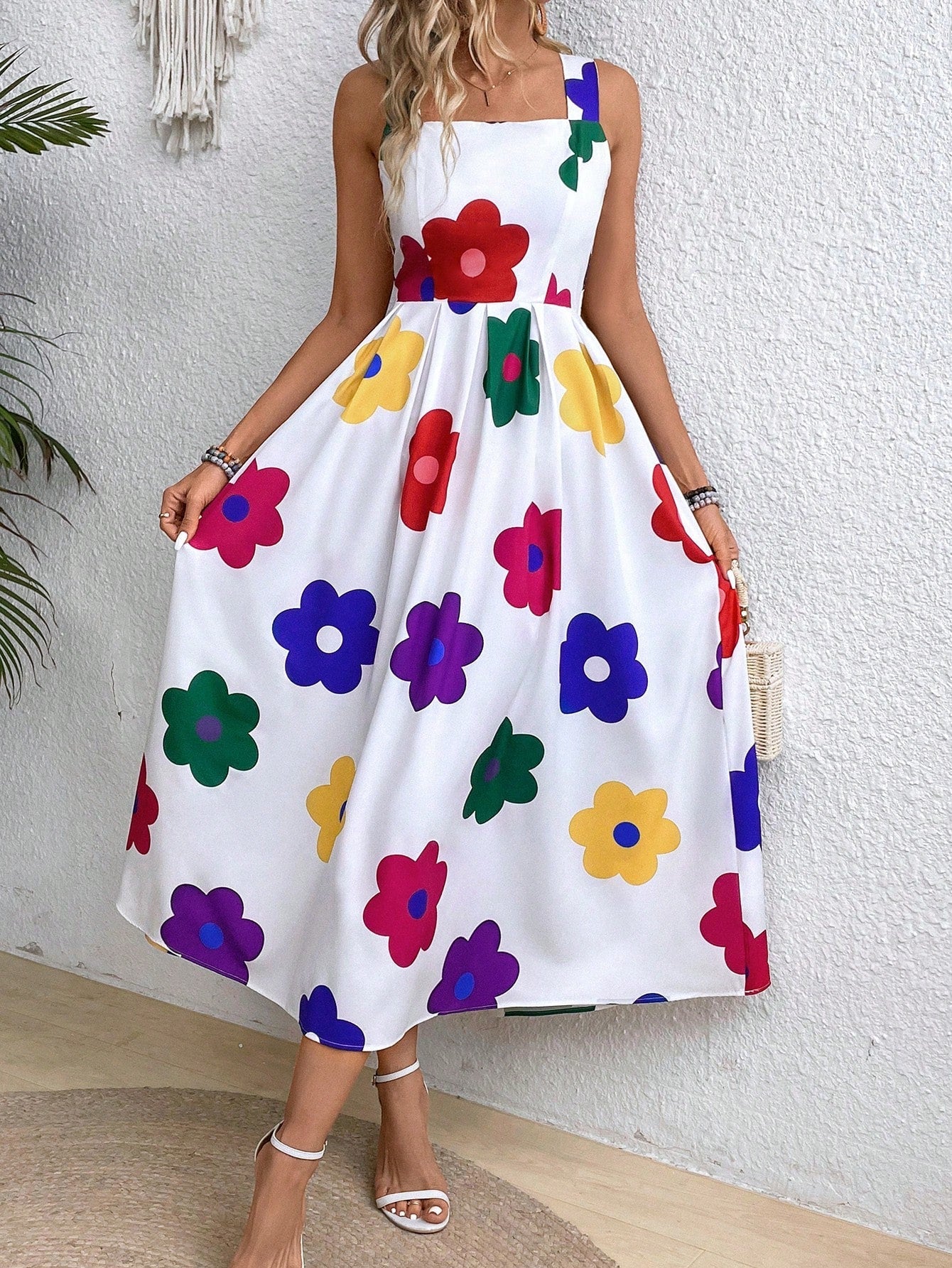 Vestido Longo com Decote