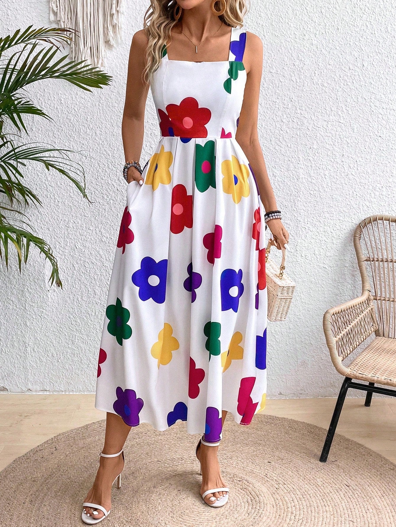 Vestido Longo com Decote