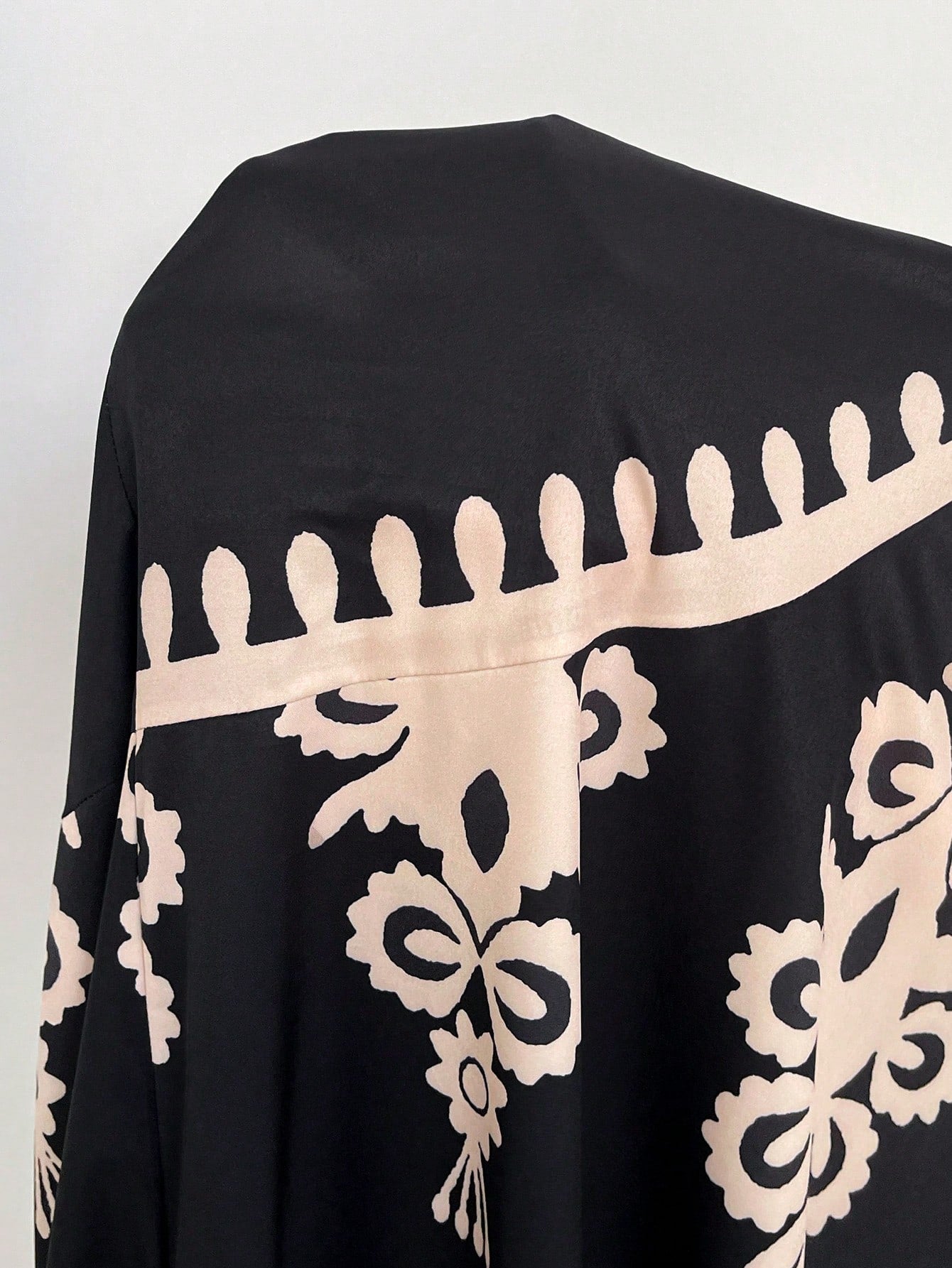 Vestido Plus Size Longo Minimalista