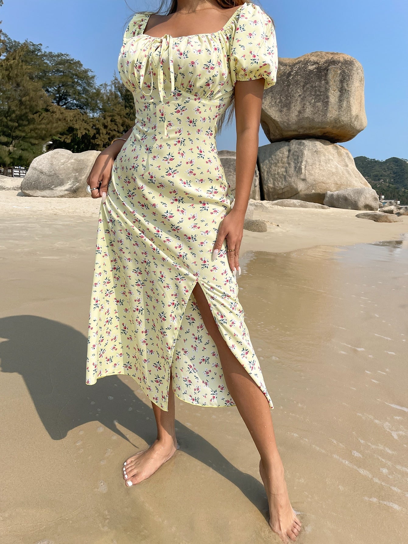 Vestido Floral com Fenda