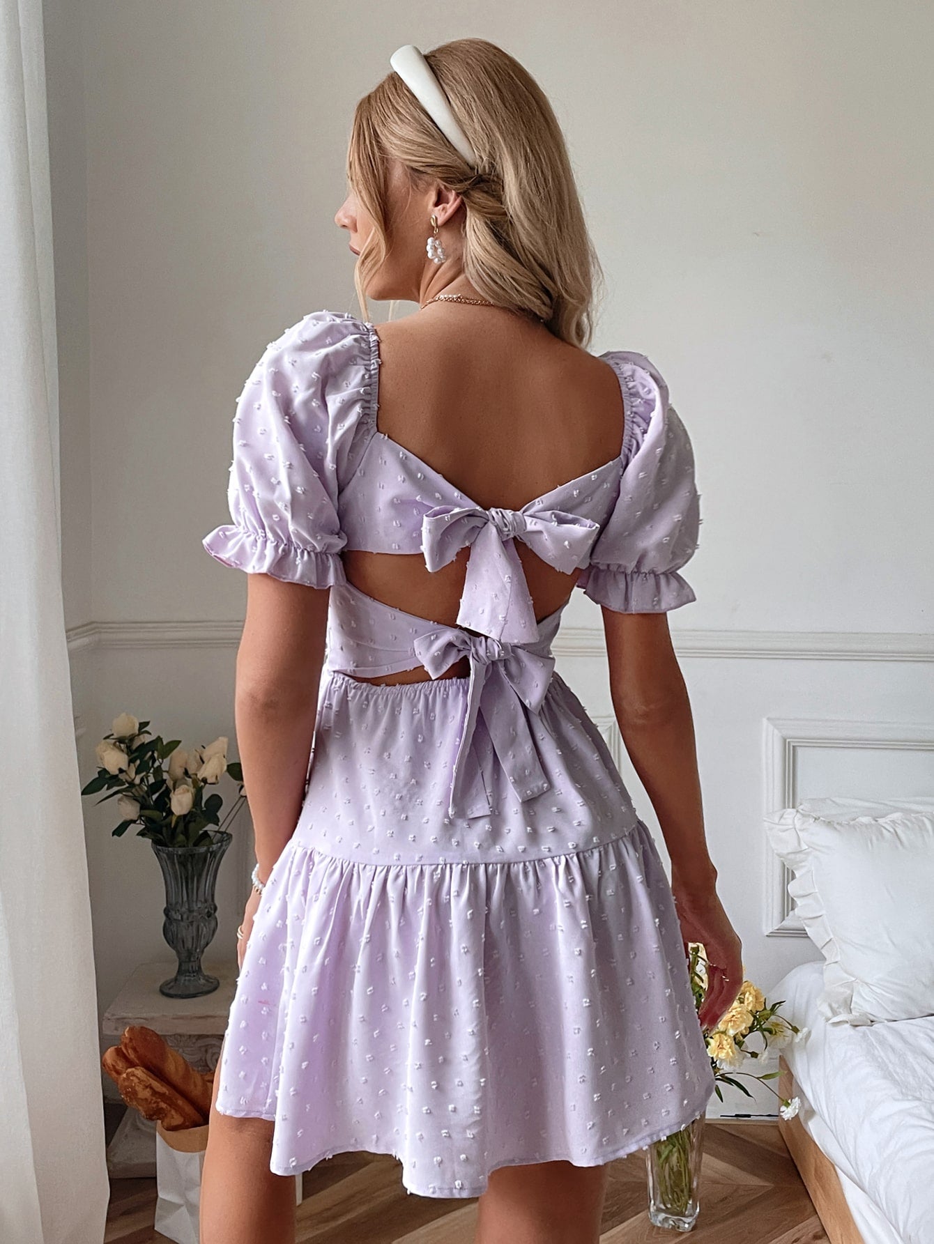 Vestido de Bolinhas com Babado