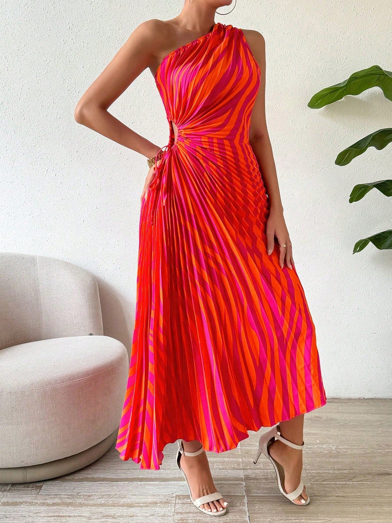 Vestido Longo Plissado Assimétrico