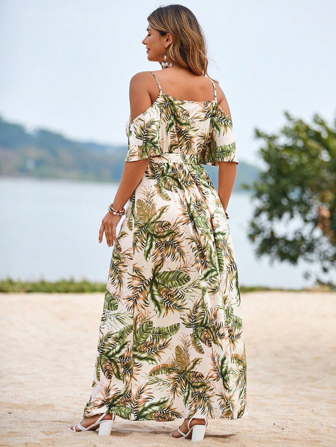 Vestido Plus Size Oasis Longo Com Fenda