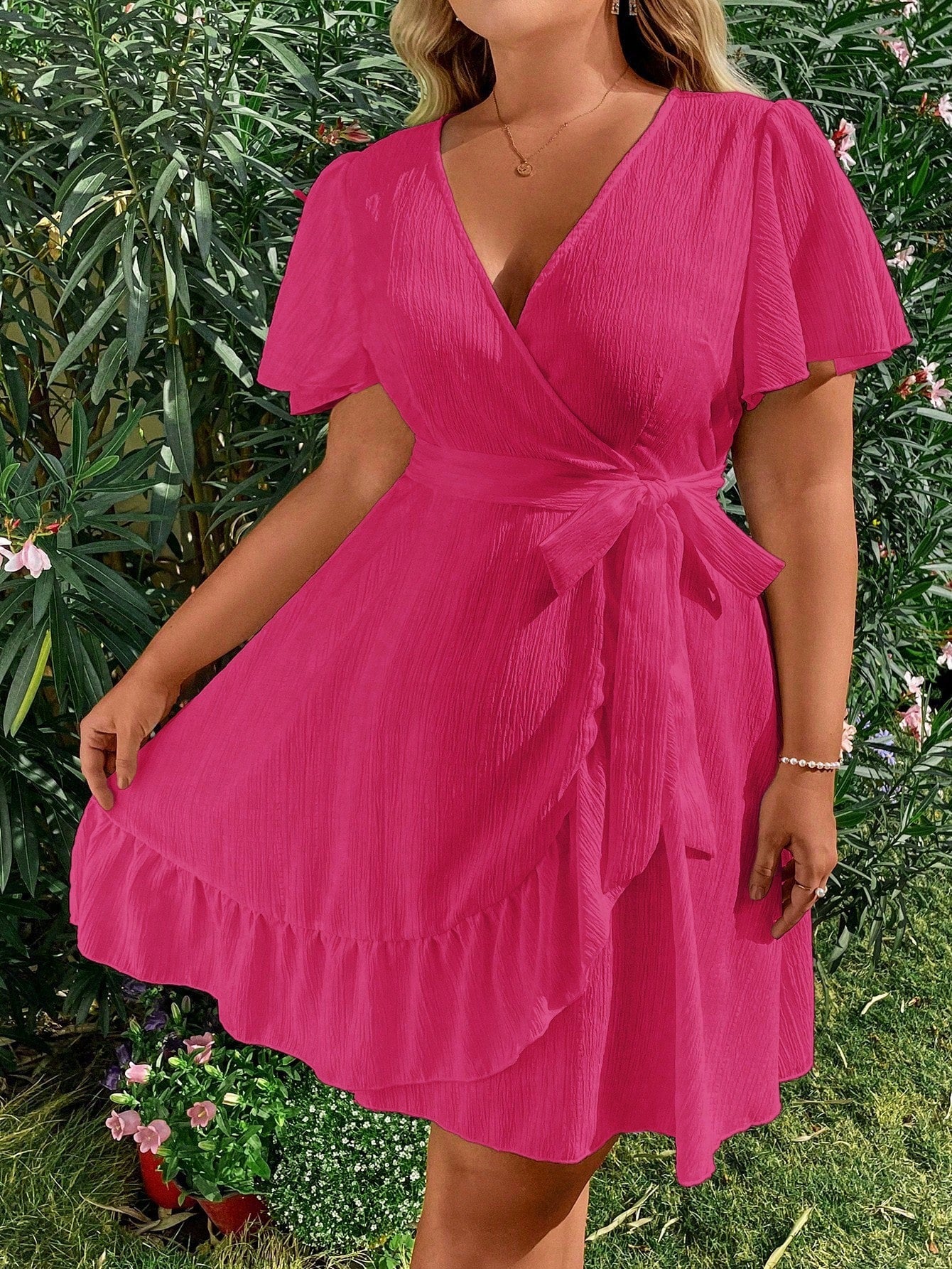 Vestido Plus Size Casual, Bainha com Babado e Manga Esvoaçante