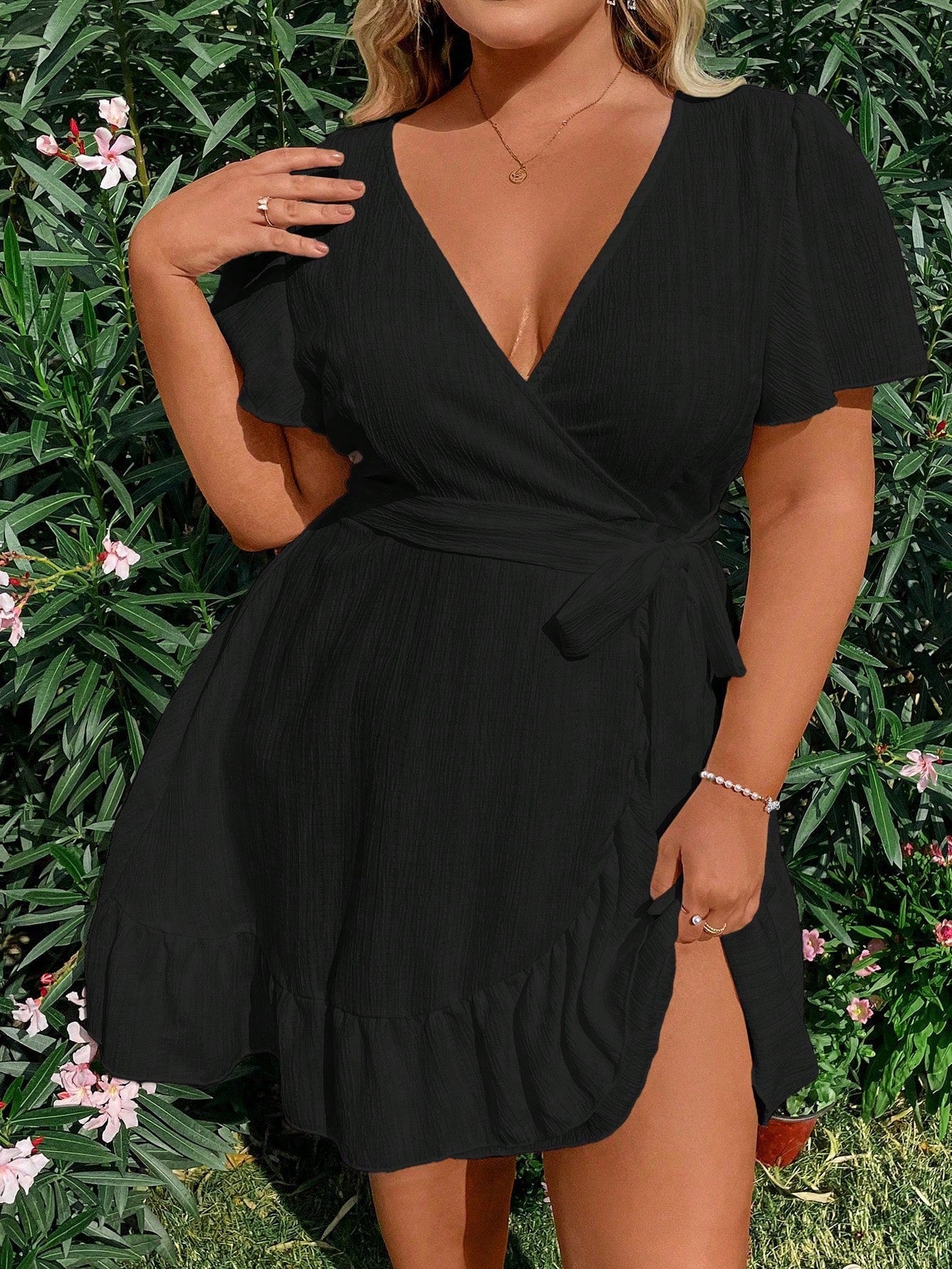 Vestido Plus Size Casual, Bainha com Babado e Manga Esvoaçante