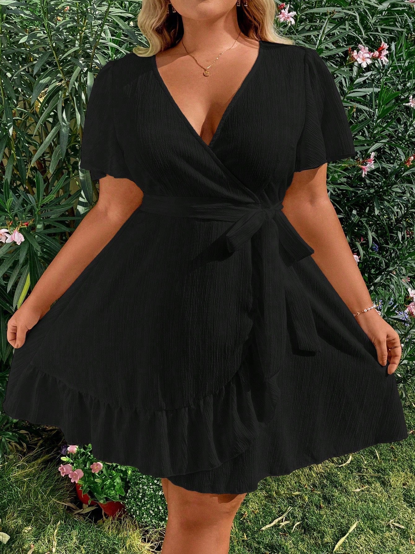 Vestido Plus Size Casual, Bainha com Babado e Manga Esvoaçante