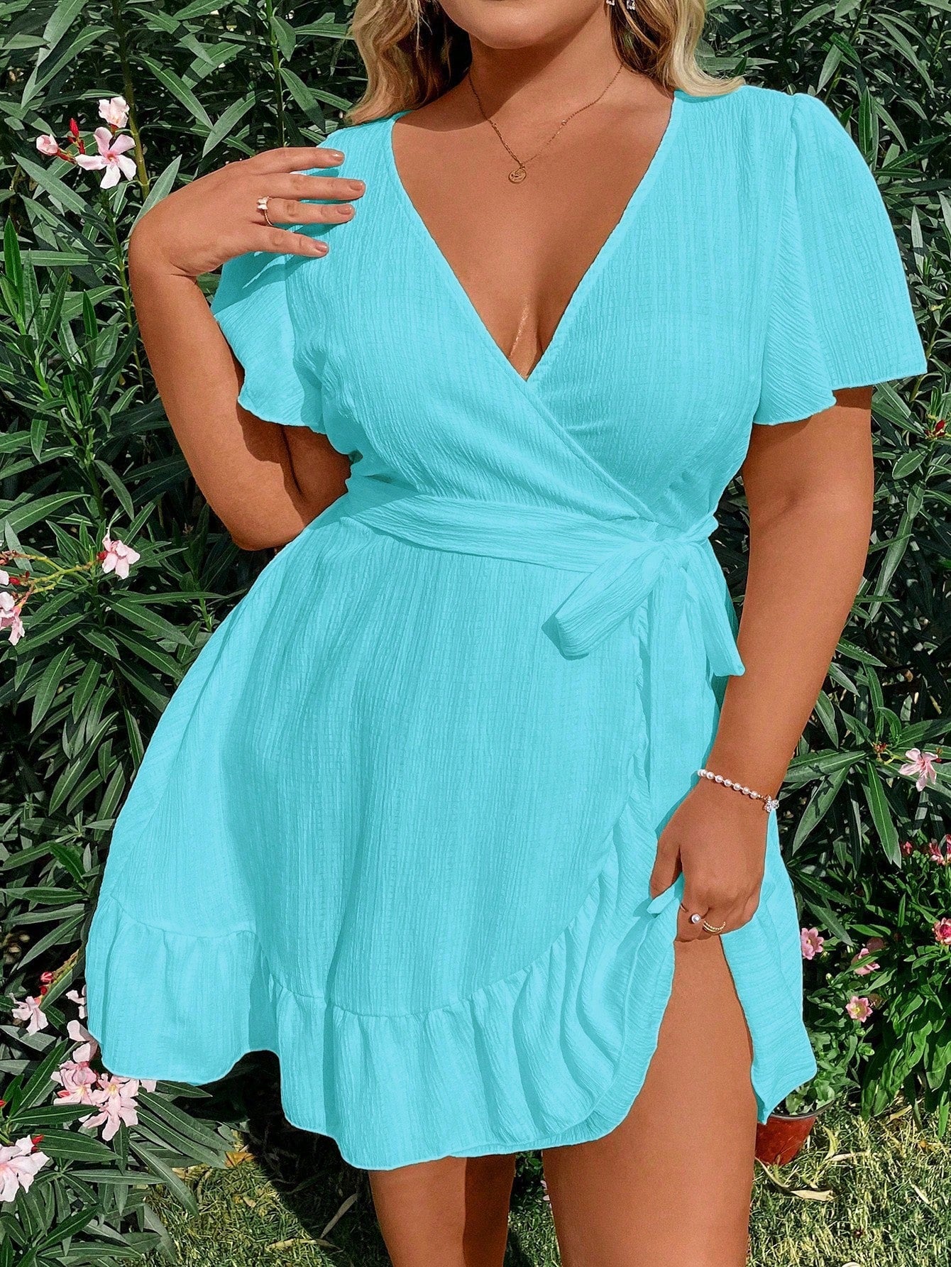 Vestido Plus Size Casual, Bainha com Babado e Manga Esvoaçante