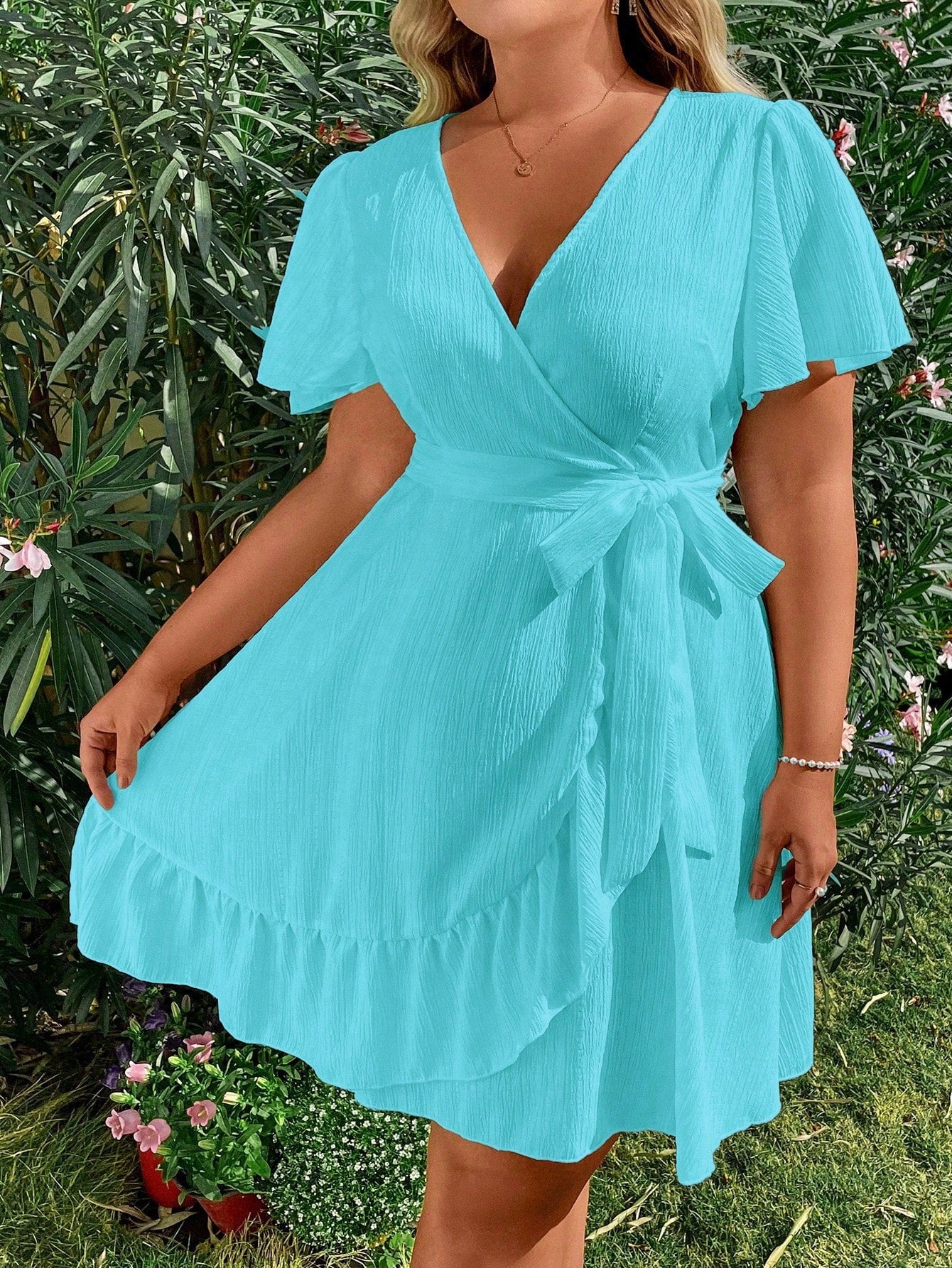 Vestido Plus Size Casual, Bainha com Babado e Manga Esvoaçante