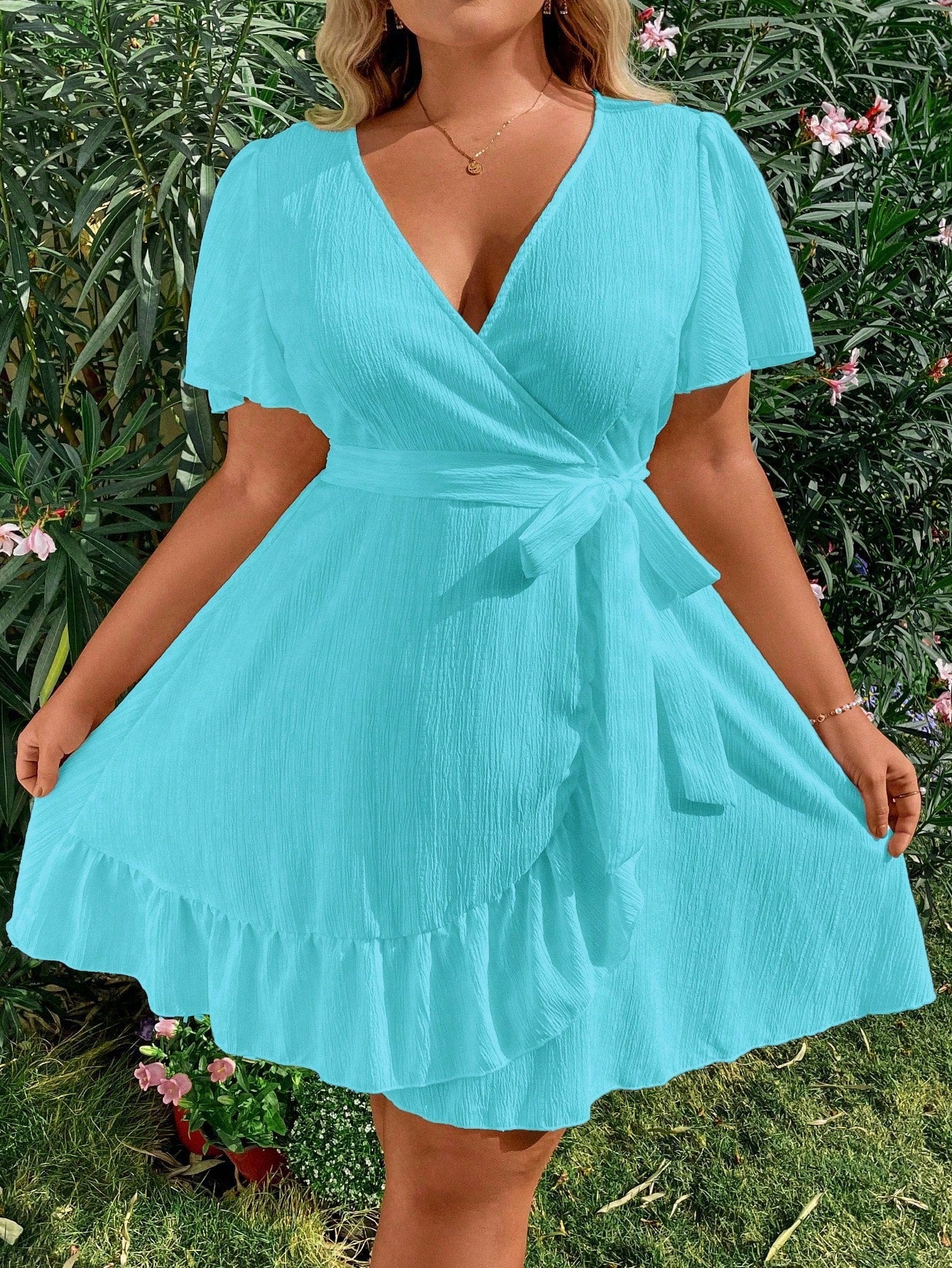 Vestido Plus Size Casual, Bainha com Babado e Manga Esvoaçante