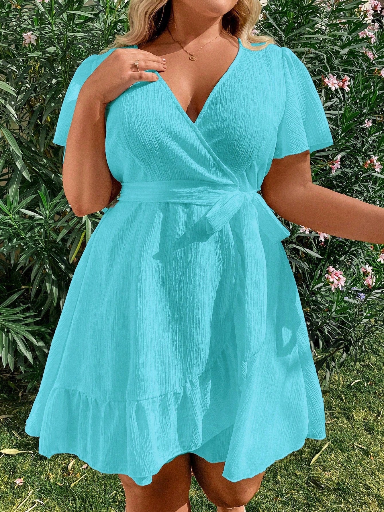 Vestido Plus Size Casual, Bainha com Babado e Manga Esvoaçante