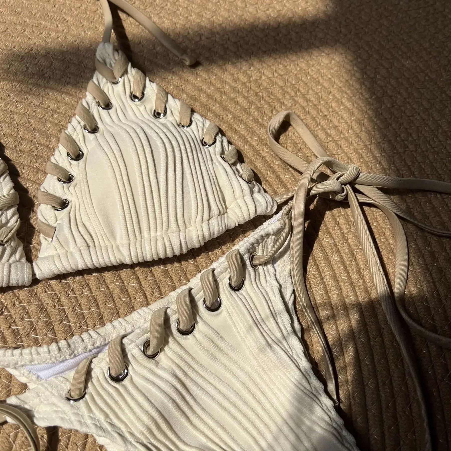 Biquíni Trançado - Design Elegante