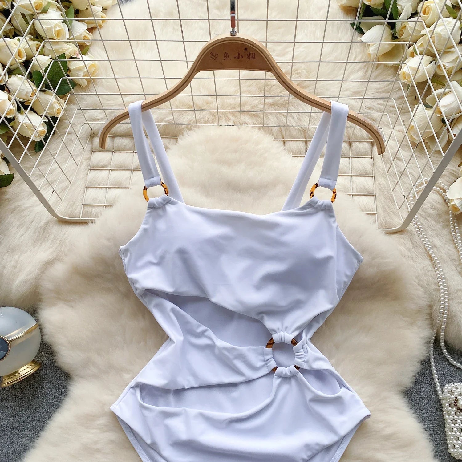 Maiô Elegância - Com Recortes e Design Irregular