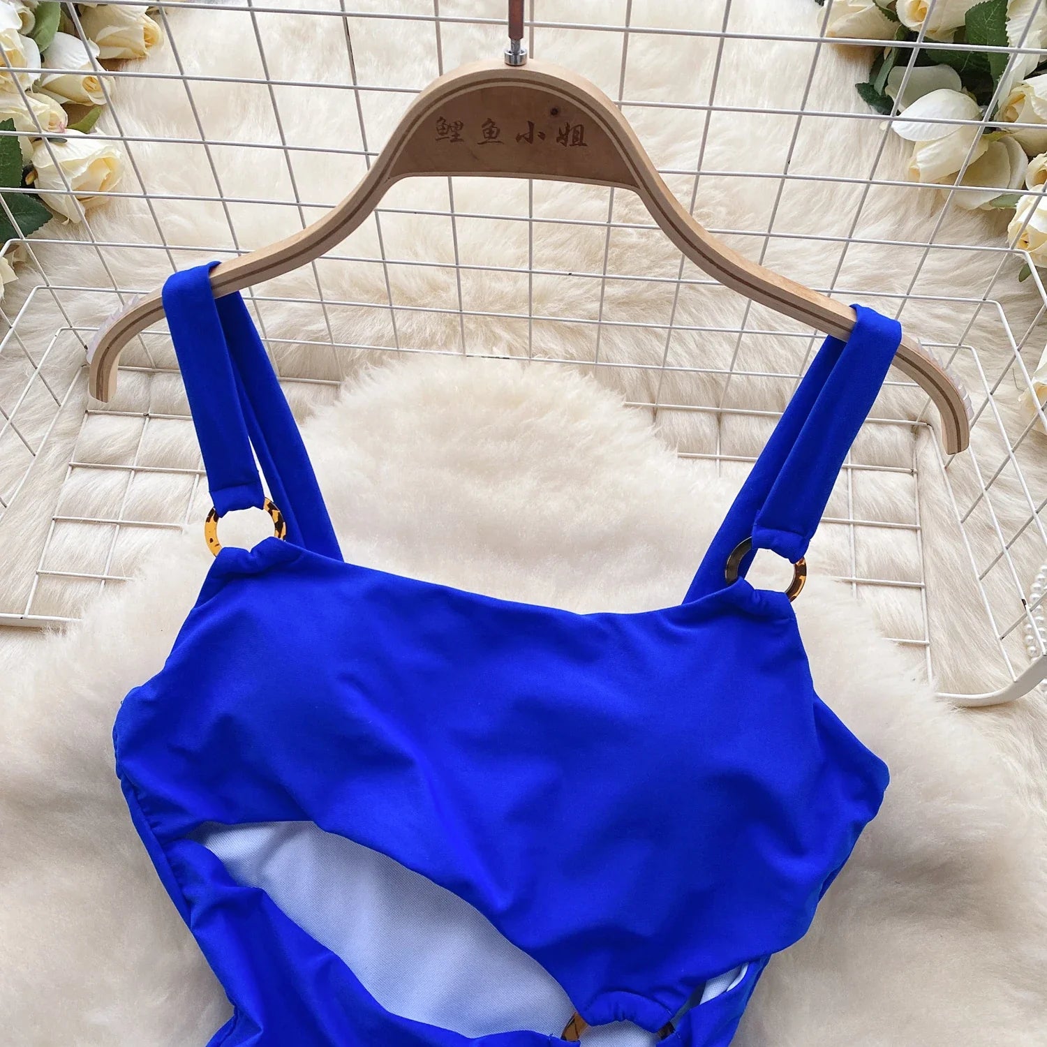 Maiô Elegância - Com Recortes e Design Irregular