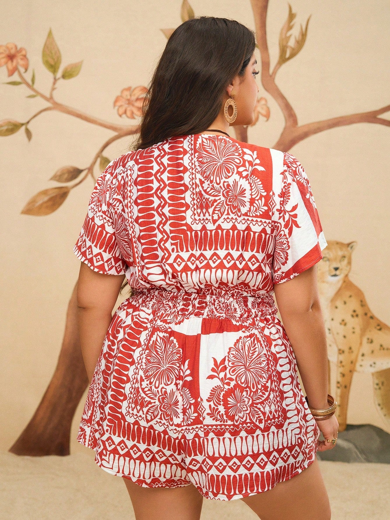 Macaquinho Plus Size Com Amarração Frontal