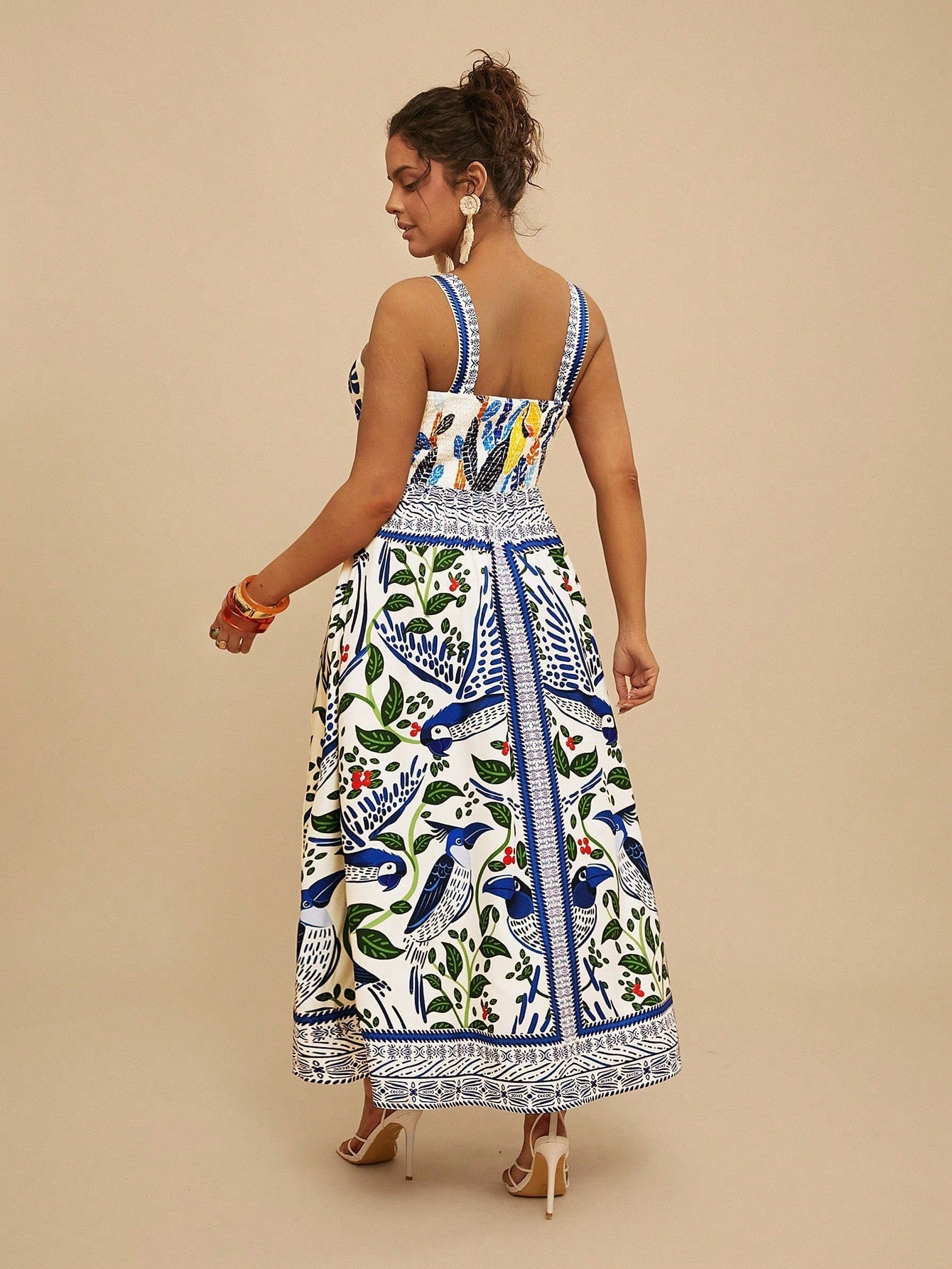 Vestido Plus Size Longo Elegante Tropical