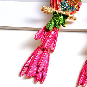 Brincos com design de Arara e cristais coloridos