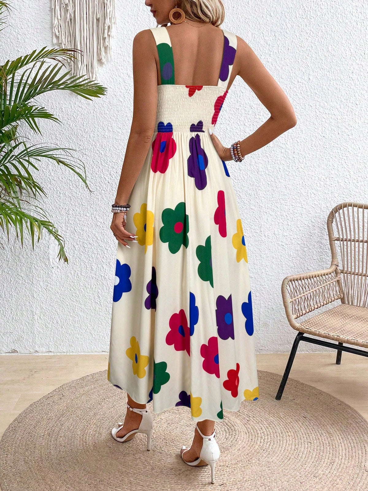 Vestido Longo com Decote