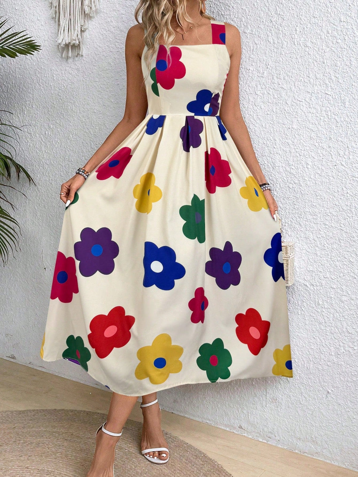 Vestido Longo com Decote