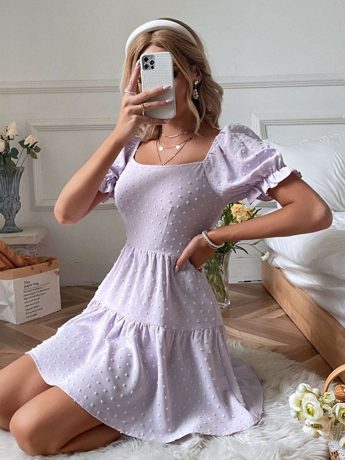 Vestido de Bolinhas com Babado