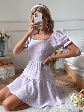 Vestido de Bolinhas com Babado