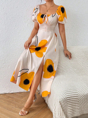 Vestido Floral Elegante com Manga Bufante e Fenda Lateral