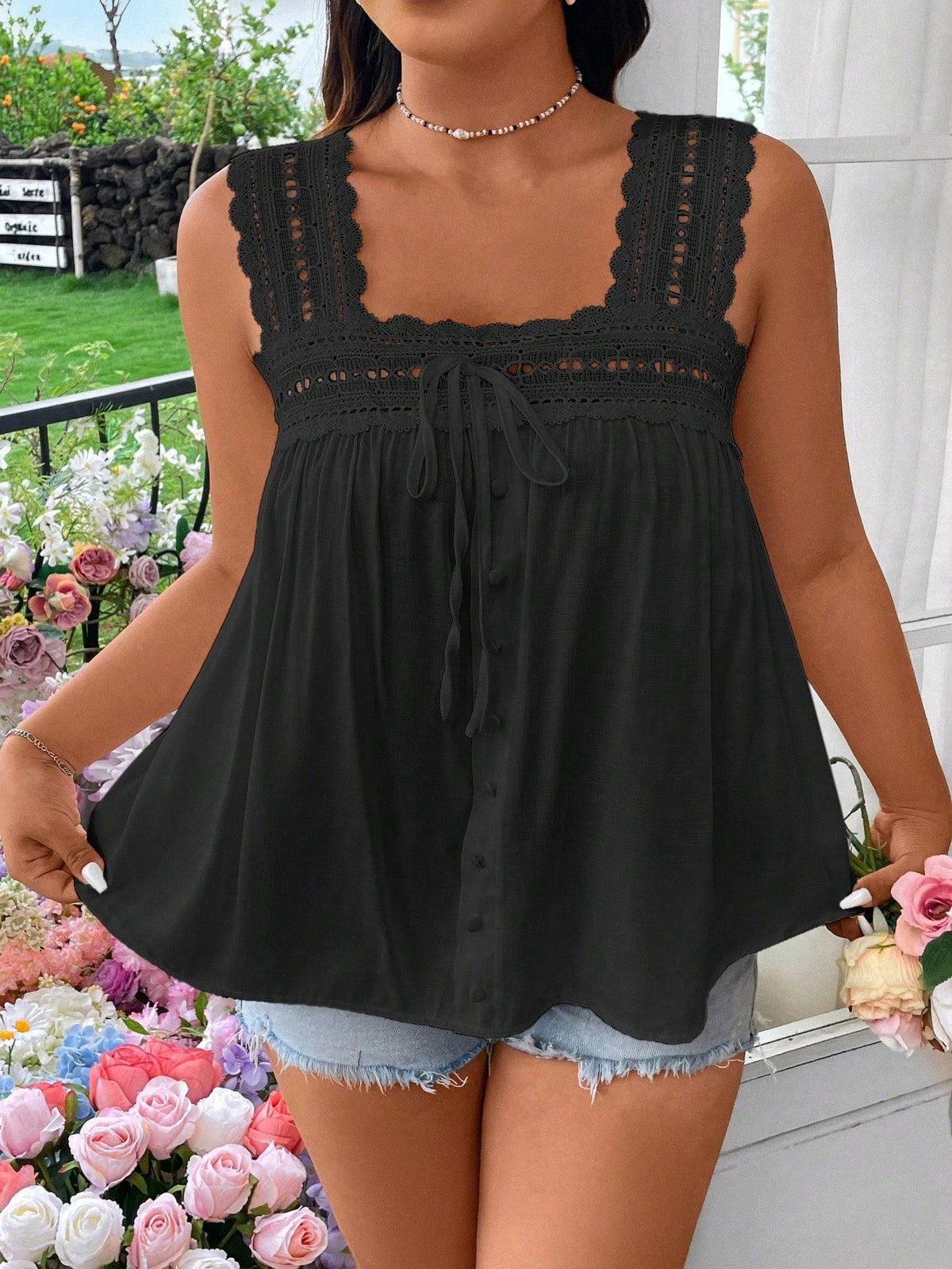 Regata Plus Size Com Detalhe Em Renda