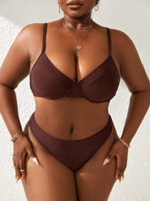 Biquíni Plus Size- Elegância Minimalista para o Verão