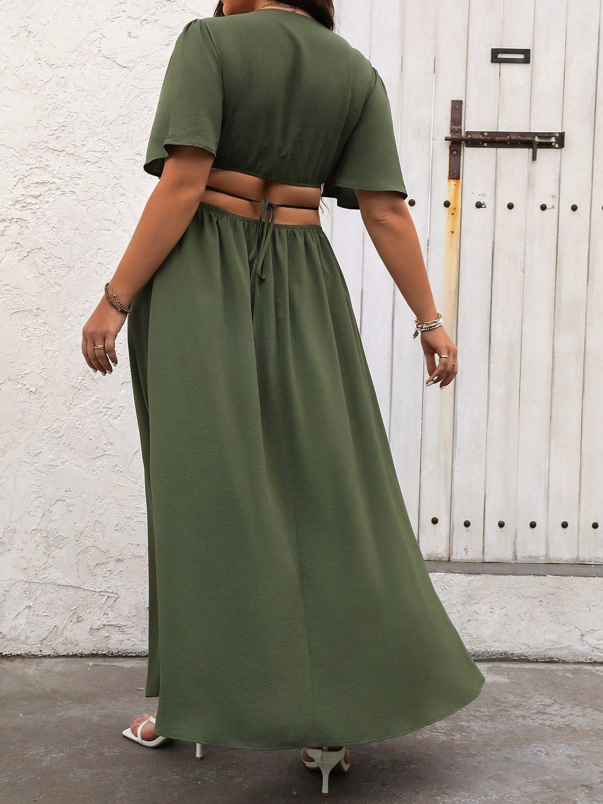 Vestido Casual Plus Size Azul Royal com Gola V Profunda