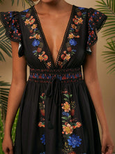 Vestido Colorido de Verão com Decote
