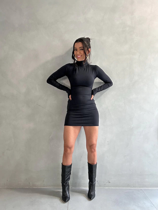 Vestido Gola Correntes